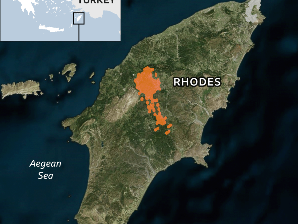130491193 2rhodes fires map 640x710 v1a 2x nc The flames are girdling Rhodes